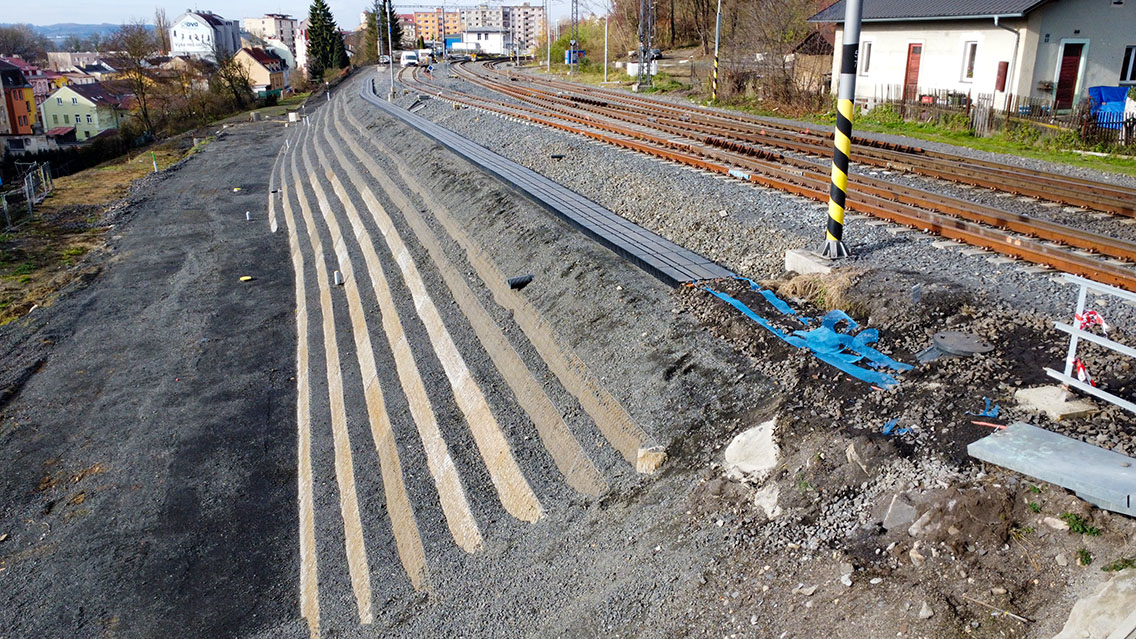 Sanace náspu v Karlových Varech. Foto: Cht.cz