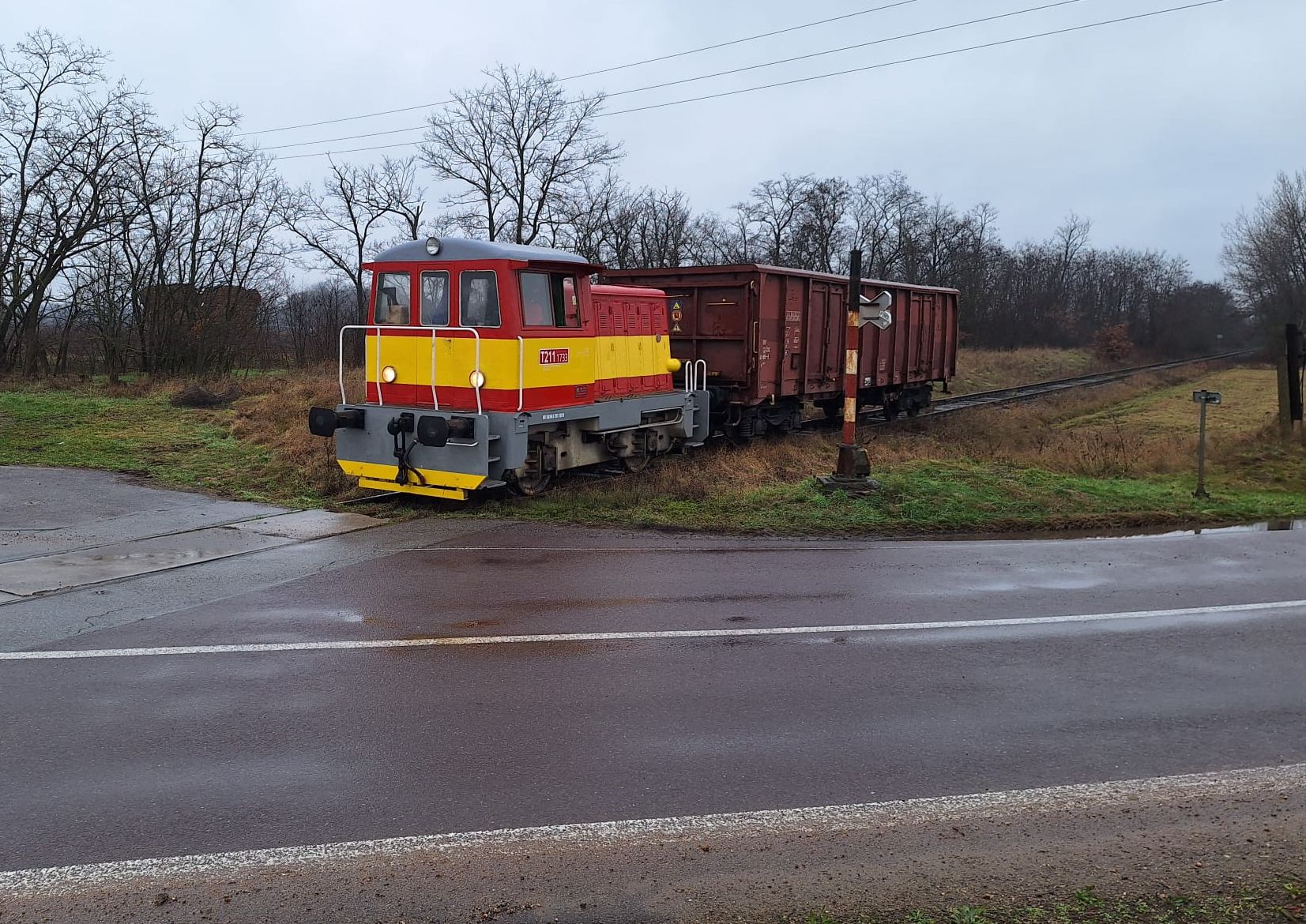 Hevlínská dráha s Prasátkem a nákladním vagonem (5. 12. 2025). Pramen: Hattrick Transport
