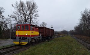 Hevlínská dráha s Prasátkem a nákladním vagonem (5. 12. 2025). Pramen: Hattrick Transport