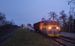 Hevlínská dráha s Prasátkem a nákladním vagonem (5. 12. 2025). Pramen: Hattrick Transport