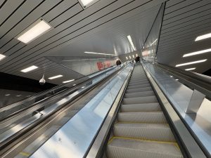 Reklamní smog na Pankráci.
Foto: Zdopravy.cz / Vojtěch Očadlý