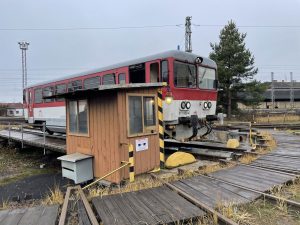 Posun zajišťoval motorový vůz 811 dovezený ze Slovenska. Autor: Zdopravy.cz/Jan Šindelář