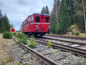 Nádraží Kovářská a Hurvínek. Pramen: Archiv Štěpána Macháčka