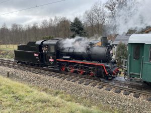 Parní vlak na splítce normální a úzké trati. Autor: Zdopravy.cz/Jan Šindelář