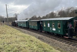 Parní vlak se blíží k nádraží v Jindřichově Hradci. Autor: Zdopravy.cz/Jan Šindelář