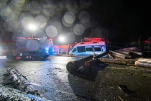 Nehodu na dálnici D56 u Ostravy způsobil přetížený kamion. Foto: HZS Moravskoslezského kraje.