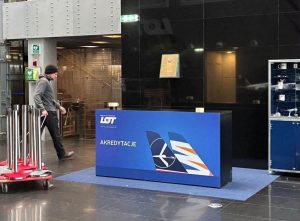 Přípravy na společnou tiskovou konferenci LOT / Smartwings. Zdroj: X.com