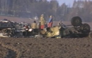 Havárie sovětského letounu Tu-154 u Dubence a nálet místních na kontraband cigaret. Zdroj: Archiv ČT24