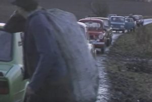 Havárie sovětského letounu Tu-154 u Dubence a nálet místních na kontraband cigaret. Zdroj: Archiv ČT24