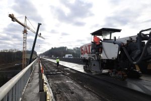 Demolice mostu Šmejkalka (prosinec 2025). Pramen: FB Strabag Česko