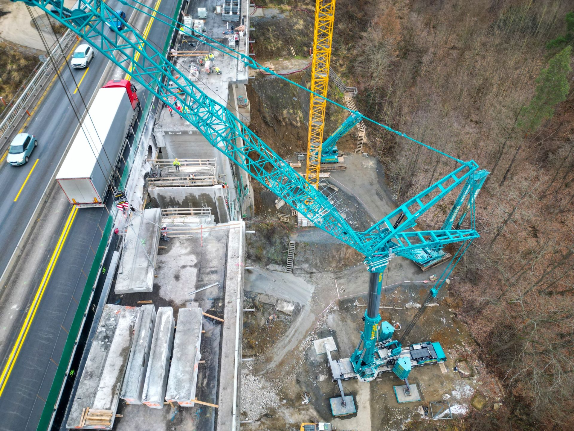 Demolice mostu Šmejkalka (prosinec 2025). Pramen: FB Pavel Švestka s.r.o.
