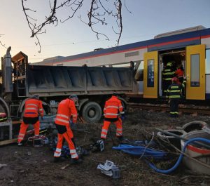 Nehoda na přejezdu v Hrušové. Zdroj: Hasiči SŽ