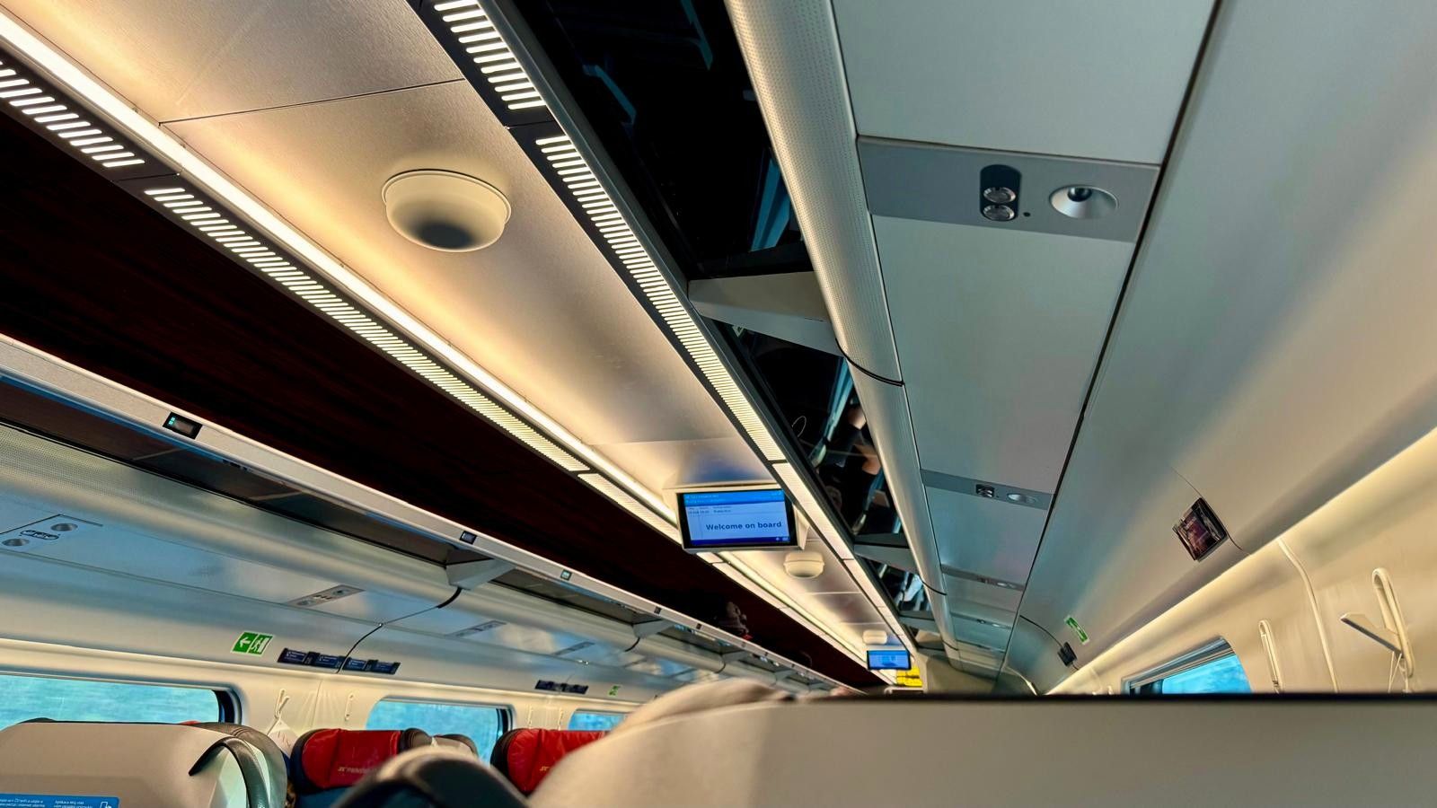 Opakovač mobilního signálu ve vlaku. Pramen: České dráhy