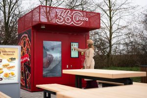 Pizzamat u čerpací stanice Orlen v Průhonicích. Foto: Orlen