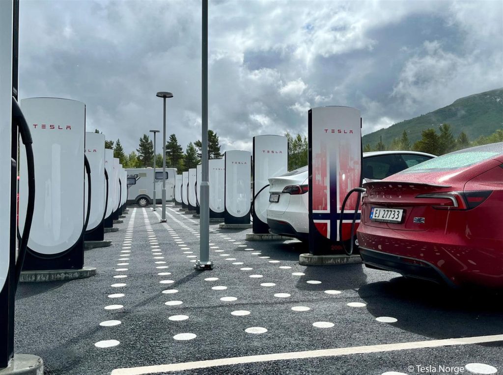 Dobíjecí stanice Fossatromma v Norsku. Foto: Norway Scenic Routes