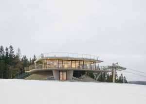 Horní stanice lanovky na Kopřivné. Zdroj: Kopřivná Resort