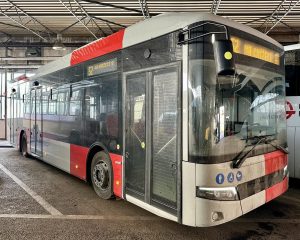 Do Prahy dorazil první sériový trolejbus Bozankaya v barvách PID. Foto: DPP – Dan Šabík