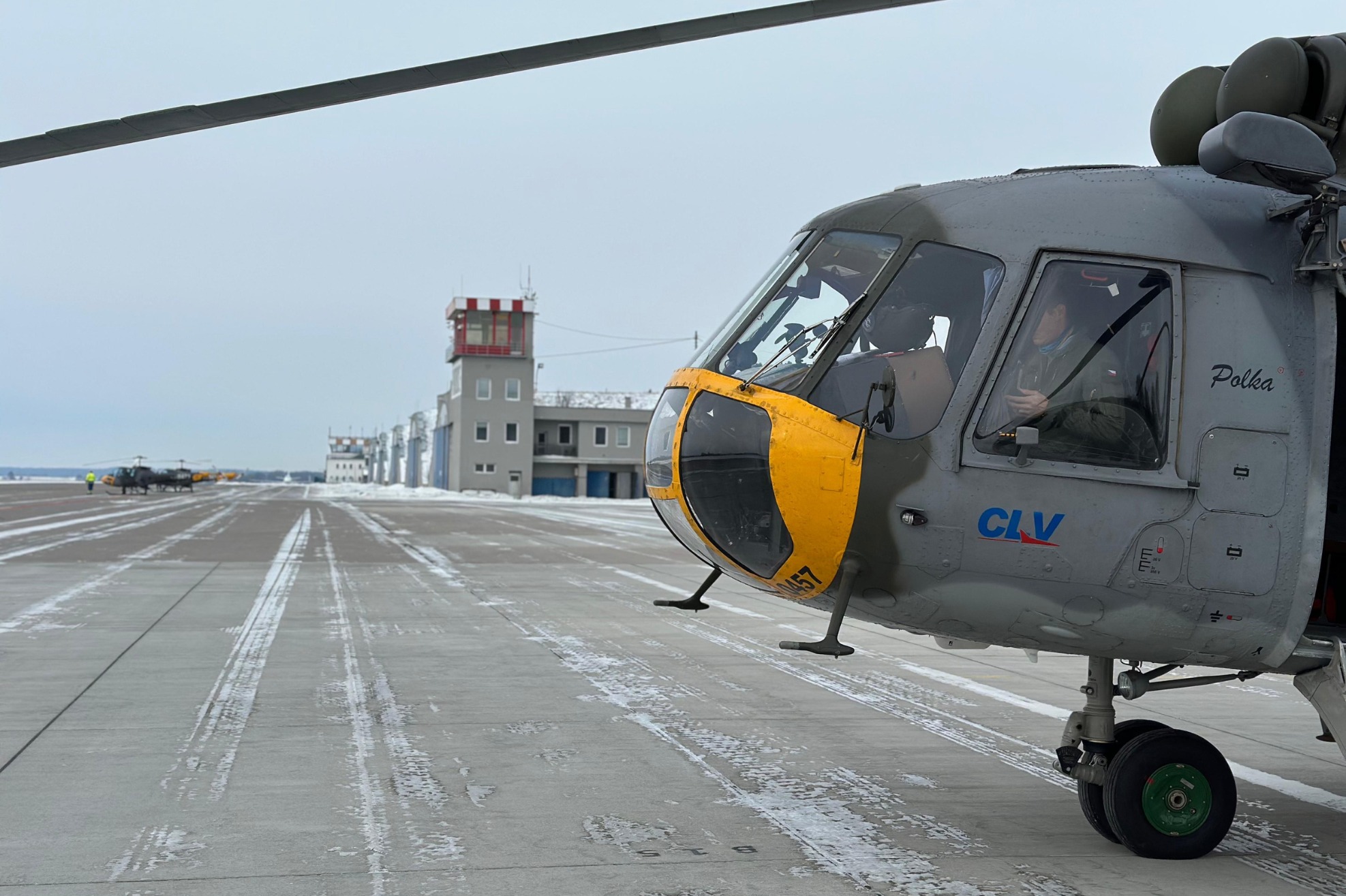 Přesun vrtulníků CLV na Letiště Přerov. Zdroj: LOM Praha