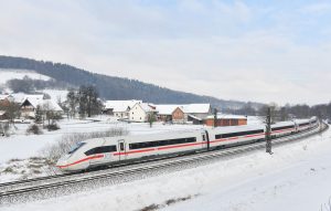 Rychlovlak ICE 4 v zimním provozu. Foto: Deutsche Bahn AG / Wolfgang Klee
