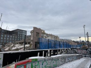 Demolice provozní budovy ČD na hlavním nádraží v Praze.
Foto: Zdopravy.cz / Vojtěch Očadlý