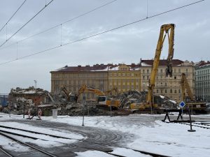 Demolice provozní budovy ČD na hlavním nádraží v Praze.
Foto: Zdopravy.cz / Vojtěch Očadlý