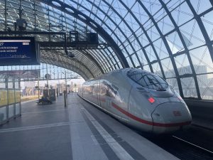 Jednotka ICE po příjezdu do Berlína z Amsterdamu. Foto: Jan Sůra / Zdopravy.cz