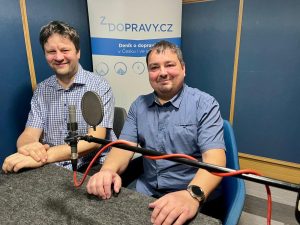 Petr Prokeš (vlevo) a Robert Bayer při natáčení podcastu Cesty Zdopravy.cz. Foto: Ondřej Kubala