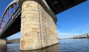 Poškozený pilíř mostu přes Labe u Lovosic. Foto: Kloknerův ústav / Správa železnic