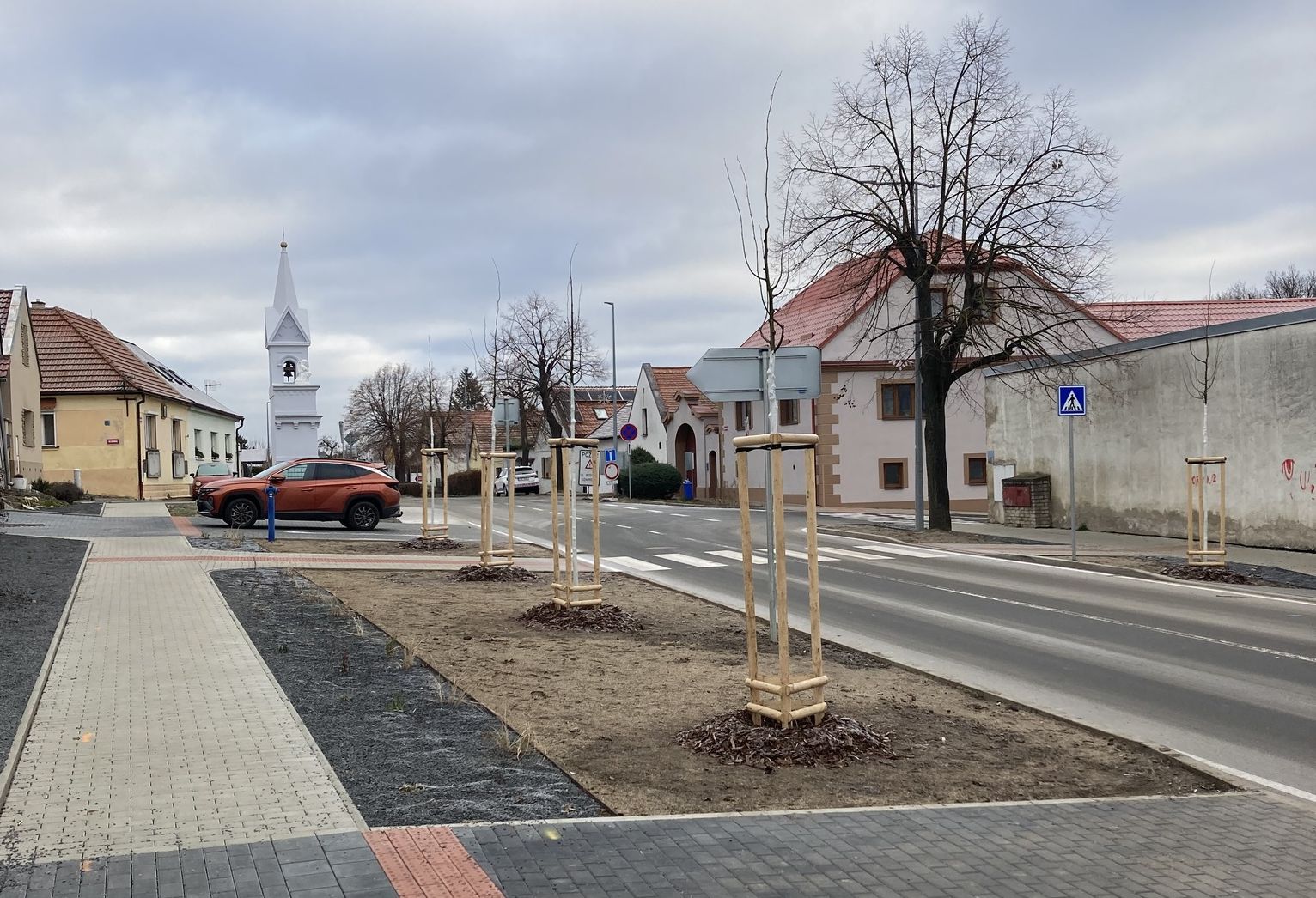 Opravený průtah v Přezleticích. Foto: Krajská správa a údržba silnic Středočeského kraje