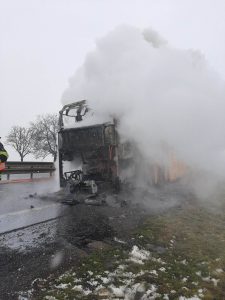Požár autobusu na D46. Foto: Policie ČR