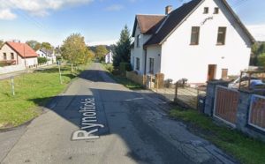 Silnice III/2716 Hrádek nad Nisou – Rynoltice v Hrádku. Foto: Google Street View