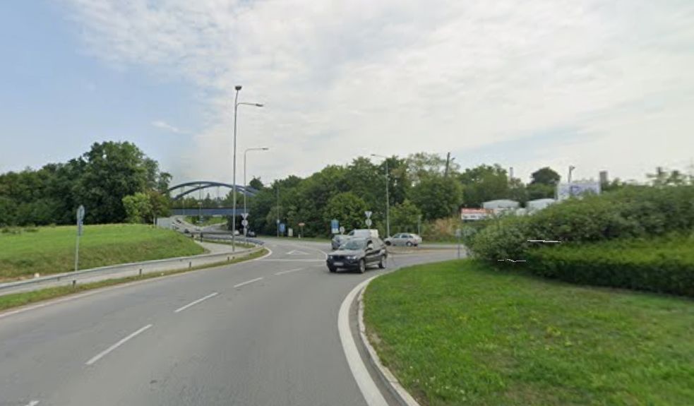 Jižní obchvat Tábora začne u silnice I/3 u Tesca. Foto: Google Street View