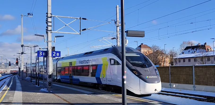 Jednotka Stadler SMILE v barvách Westbahn. Foto: Richard Daum / Facebook.com