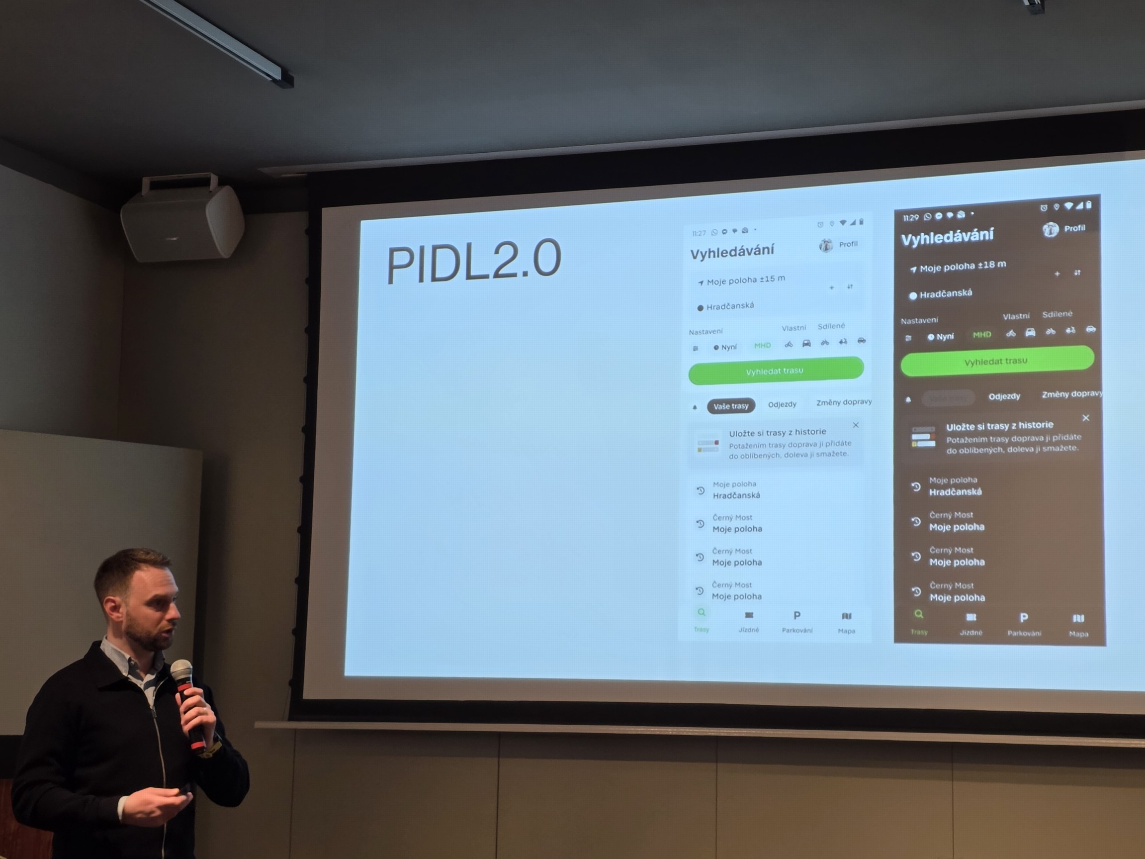 Člen vedení městské firmy OICT Benedikt Kotmel prezentuje novou verzi aplikace PID Lítačka. Foto: Zdopravy.cz