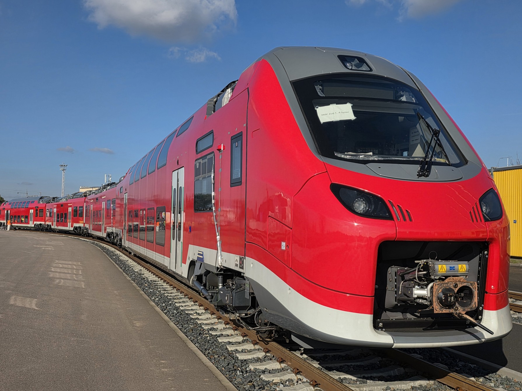 Jednotka Alstom Coradia Max na zkušebním okruhu VUZ ve Velimi. Foto: Zdopravy.cz / Jan Nevyhoštěný