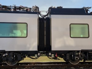 Jednotka Alstom Coradia Max na zkušebním okruhu VUZ ve Velimi. Foto: Zdopravy.cz / Jan Nevyhoštěný