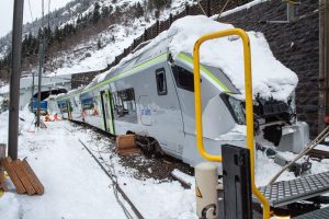 Vyprošťování vykolejeného vlaku u stanice Goppenstein. Foto: BLS
