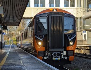 Jednotka Class 730 (Alstom Aventra) v barvách WMR. Foto: West Midlands Railways