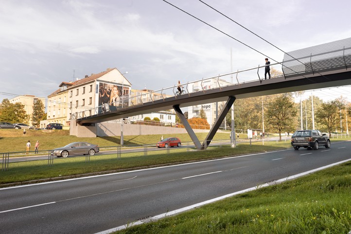 Nová lávka přes Rokycanskou třídu. Foto: Plzen.eu