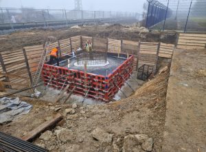 Pilíř mostu u budovaného napojení Metropole Zličín na Rozvadovsku spojku. Foto: Pragoprojekt