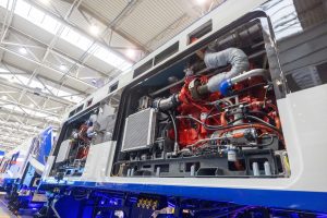 Výroba hybridní jednotky Newag Impuls. Foto: PKP Intercity / Dariusz Klimczak
