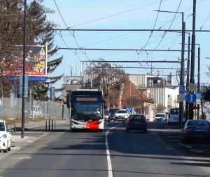 Trolejbus Škoda 36 Tr T’CITY s karoserií od turecké Temsy na obnovené trolejbusové trati Na Knížecí – U Waltrovky. Foto: Pragoprojekt