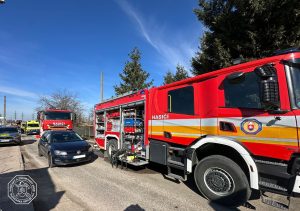 Nehoda na přejezdu v Nových Zámcích. Zdroj: Hasičský a záchranný zbor