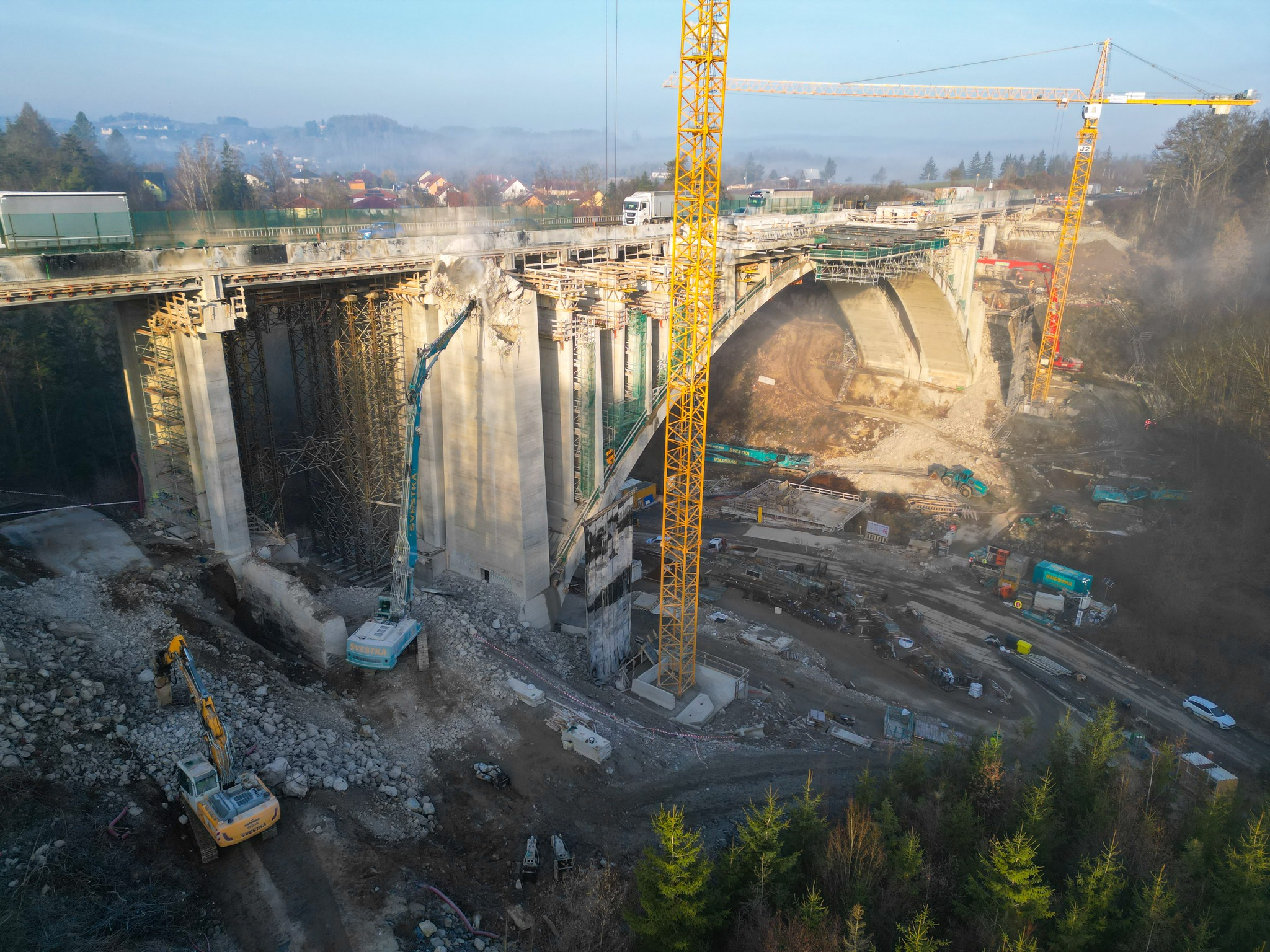 Demolice původní konstrukce mostu Šmejkalka na D1. Foto: Pavel Švestka, s.r.o.