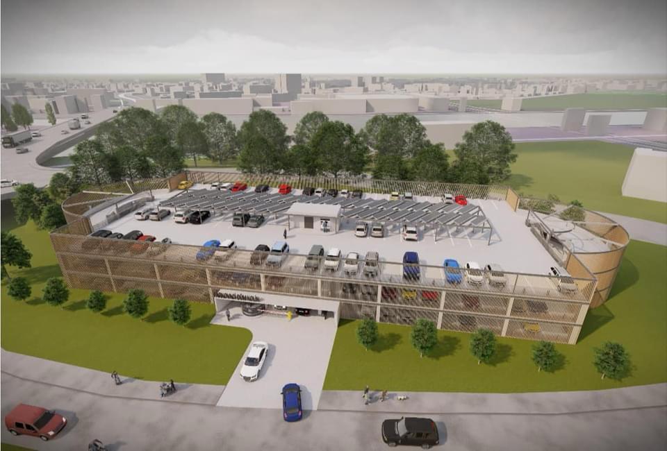 Parkovací dům v Kolíně u nádraží. Foto: mukolin.cz