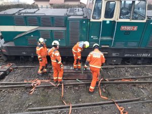 Nakolejování lokomotivy 113 v Malšicích. Foto: Správa železnic