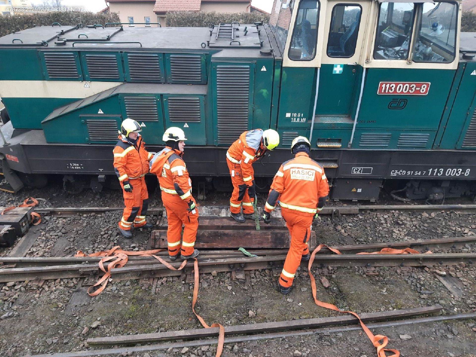 Nakolejování lokomotivy 113 v Malšicích. Foto: Správa železnic