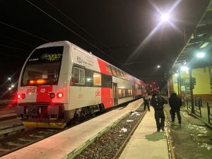 Jednotka 471 Českých drah CityElefant v barvách PID ve stanici Nymburk. Foto: Jan Sůra / Zdopravy.cz