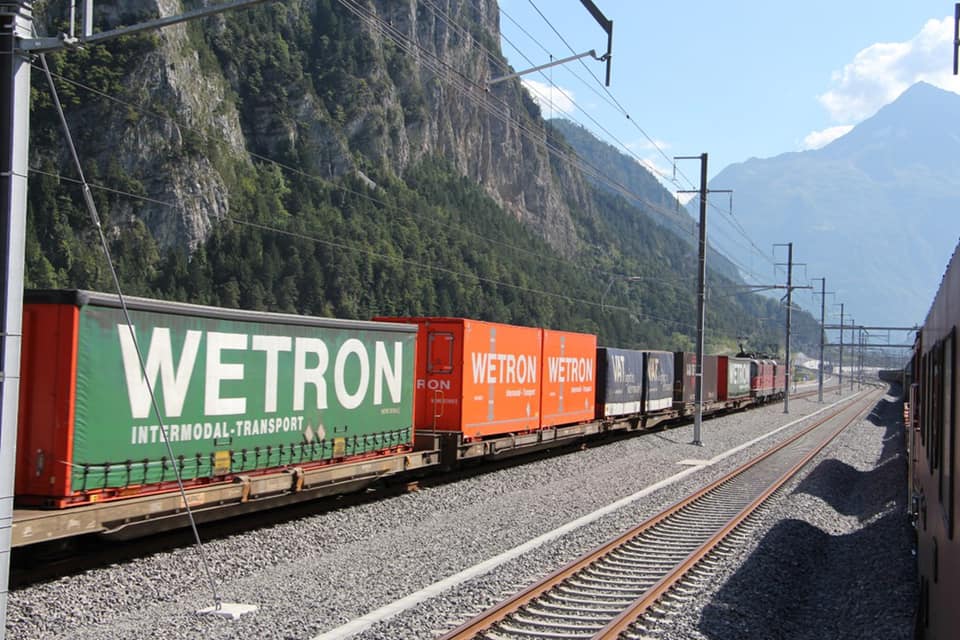 Nákladní vlak přes Alpy. Foto: SBB Cargo