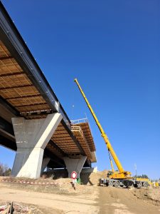 Stavba dálnice D3 na úseku 0312/1 u Kaplice v březnu 2026. Foto: ŘSD